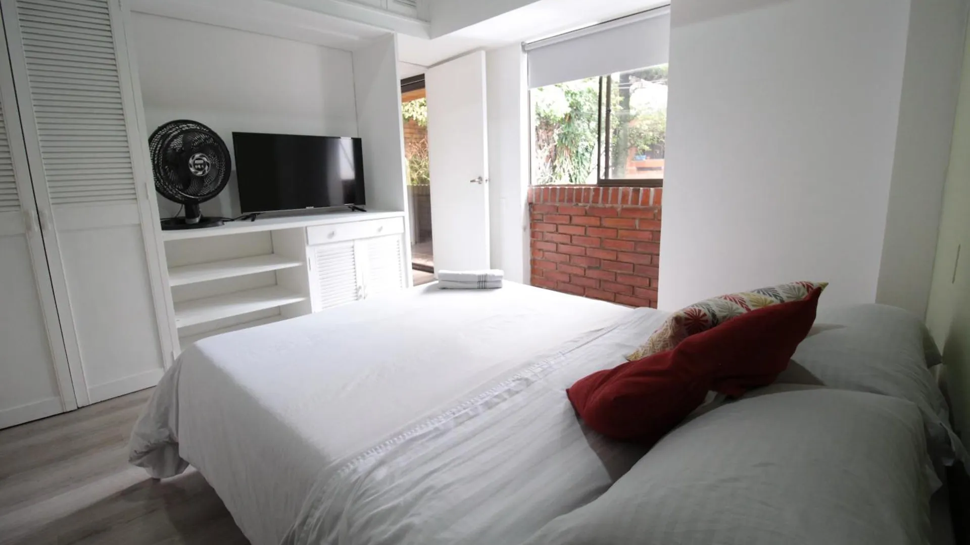 Alojamiento En Apartamento Cerca A Provenza - M203 By Roots Rentals Медельин 0*,
