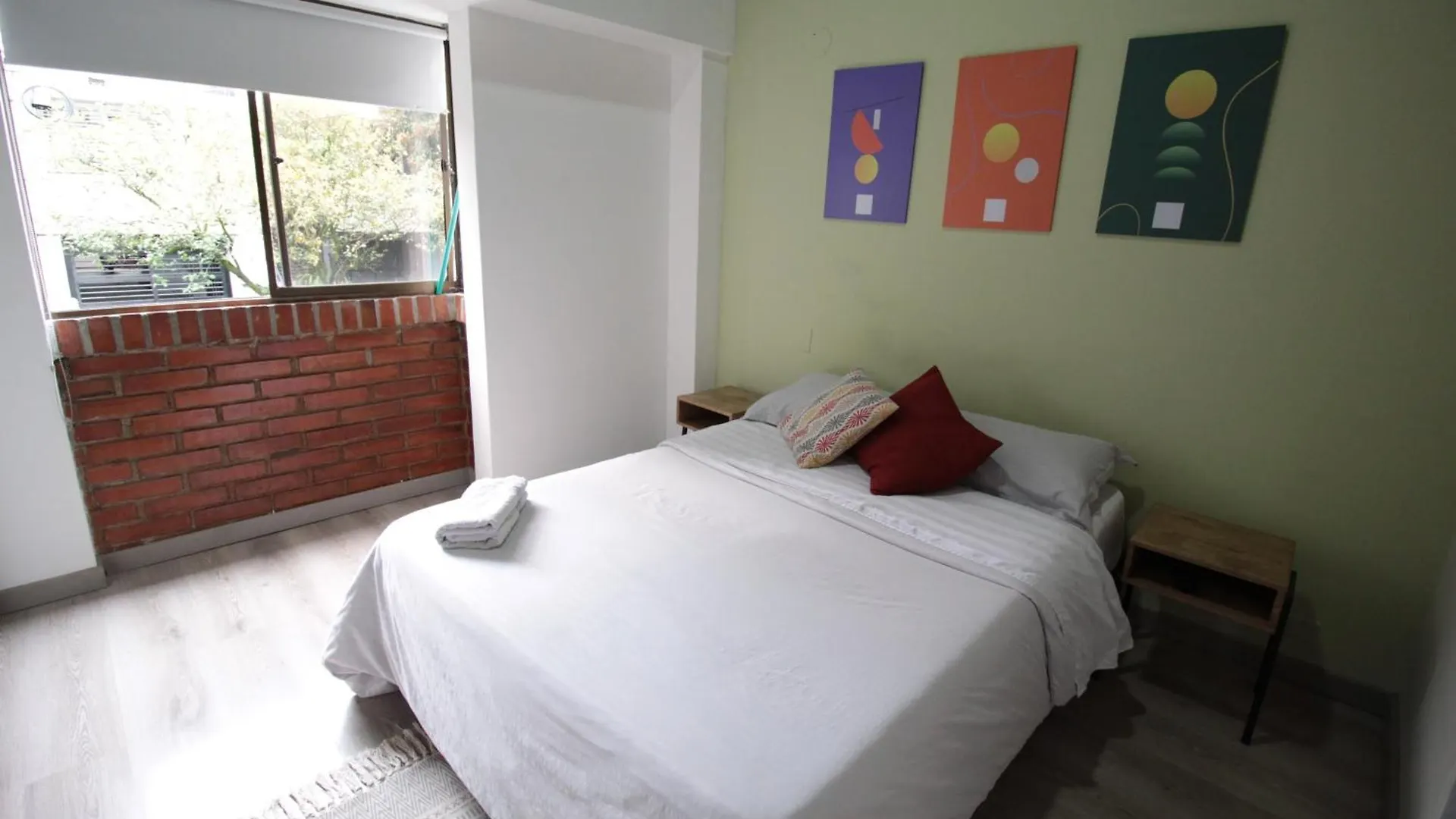 Alojamiento En Apartamento Cerca A Provenza - M203 By Roots Rentals Медельин