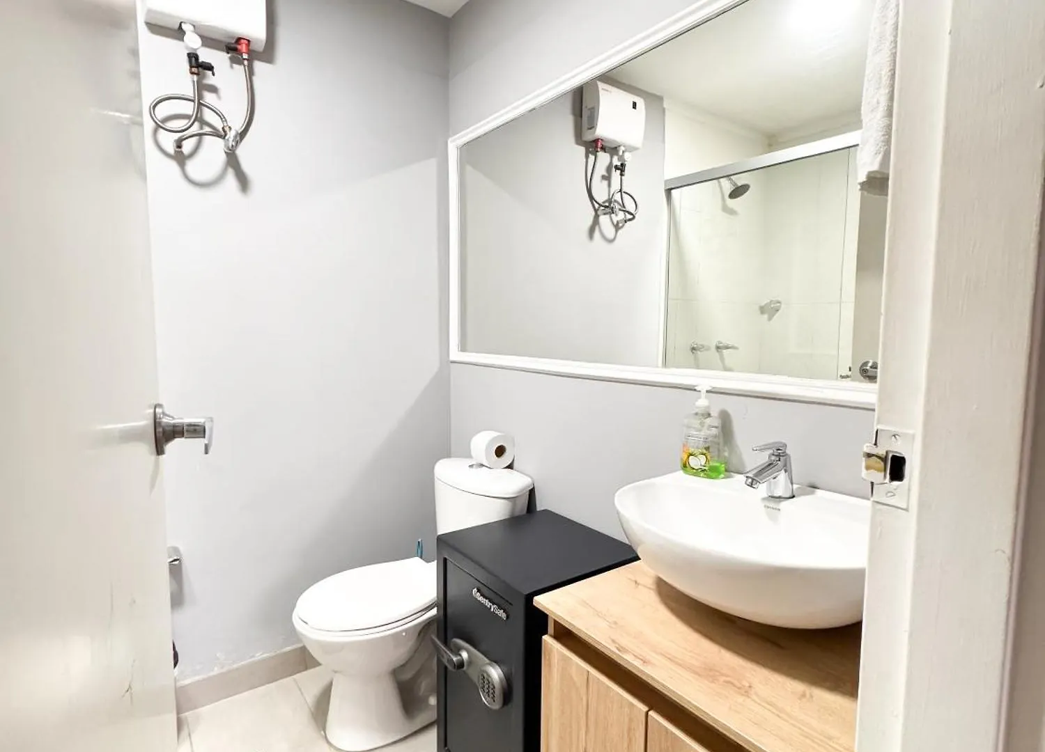 Alojamiento En Apartamento Cerca A Provenza - M203 By Roots Rentals Медельин Апартаменты