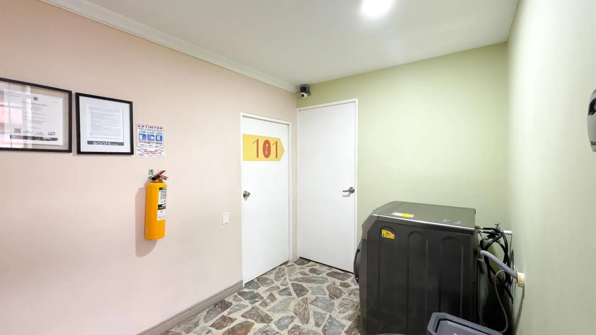 Alojamiento En Apartamento Cerca A Provenza - M203 By Roots Rentals Медельин