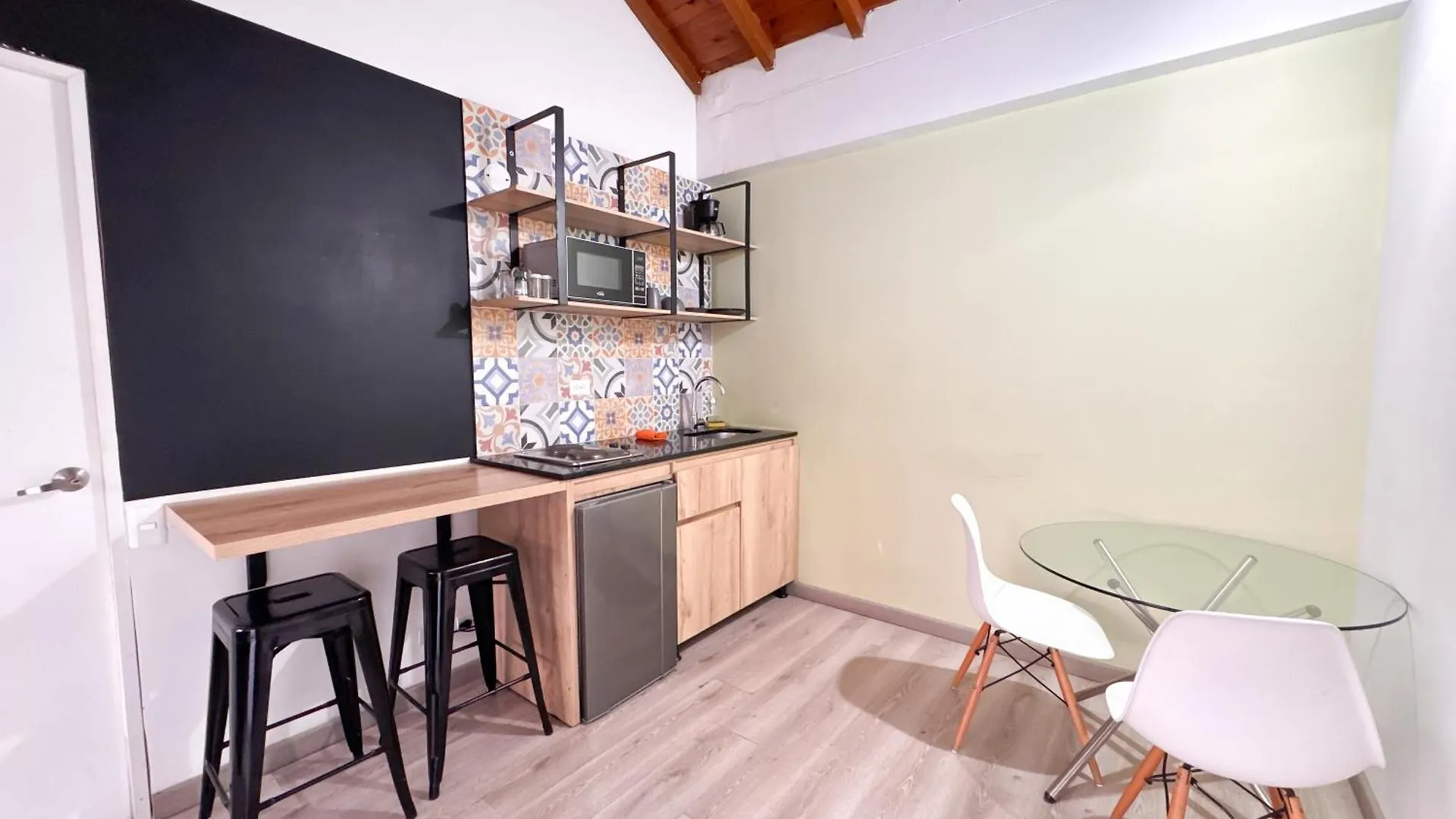 Alojamiento En Apartamento Cerca A Provenza - M203 By Roots Rentals Медельин Апартаменты