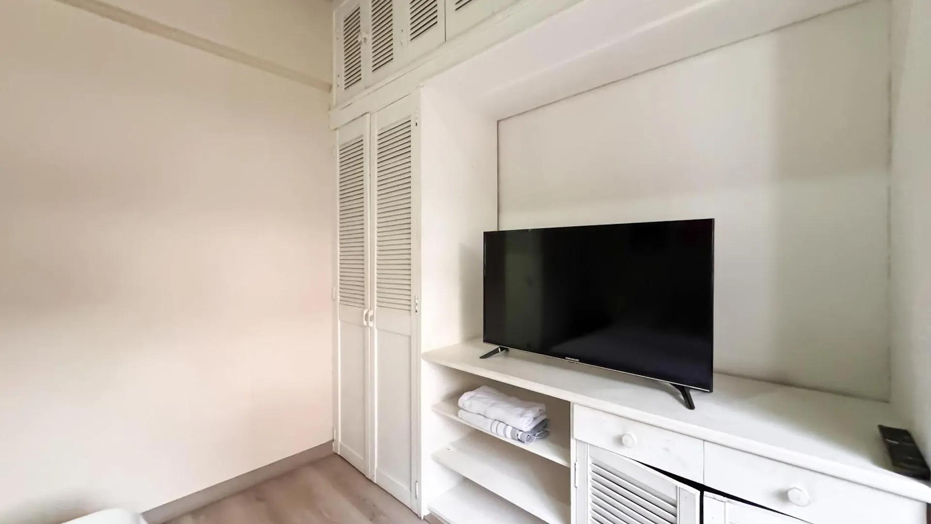 Апартаменты Alojamiento En Apartamento Cerca A Provenza - M203 By Roots Rentals Медельин Колумбия